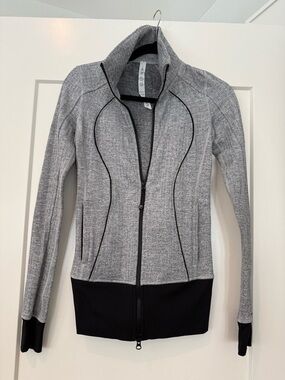 Lululemon Asana Jacket Grey
Herringbone size 2